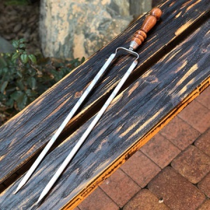 Двойной шампур профессиональный с деревянной ручкой «РЗ»